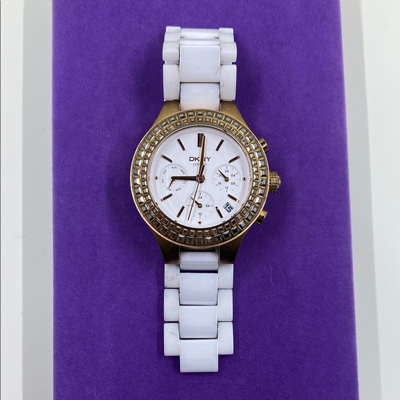 💛 DKNY Gold and White Watch - Picture 1 of 4